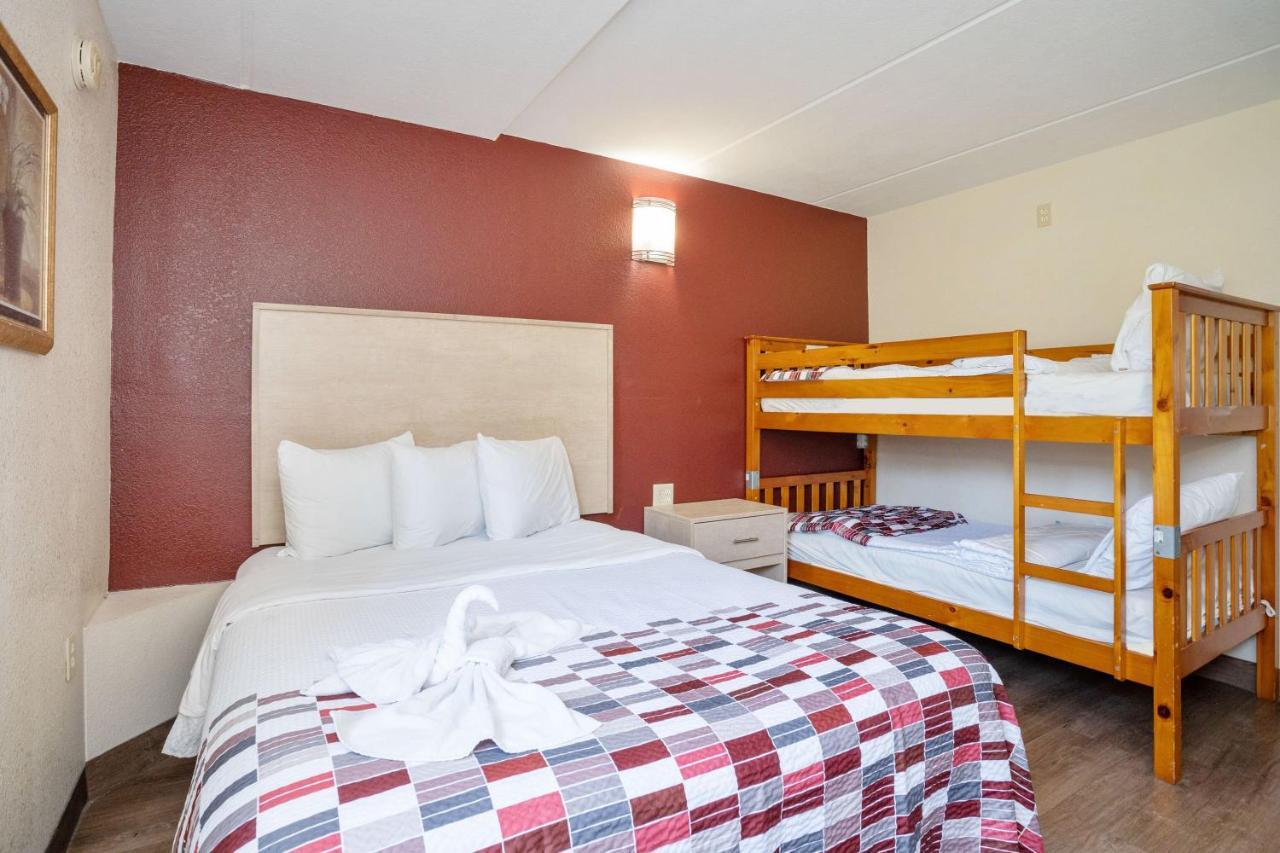 Red Roof Inn & Suites Pigeon Forge Parkway Exteriör bild