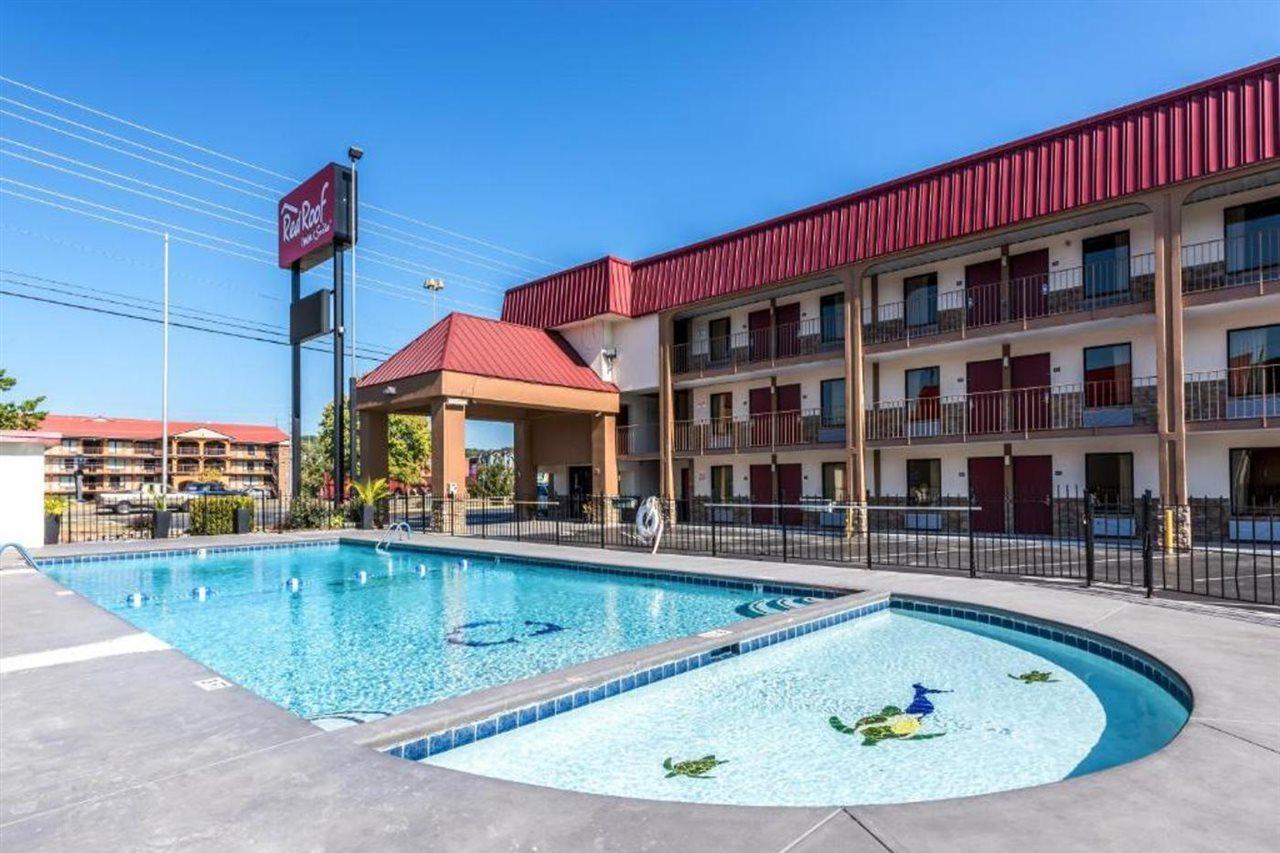 Red Roof Inn & Suites Pigeon Forge Parkway Exteriör bild