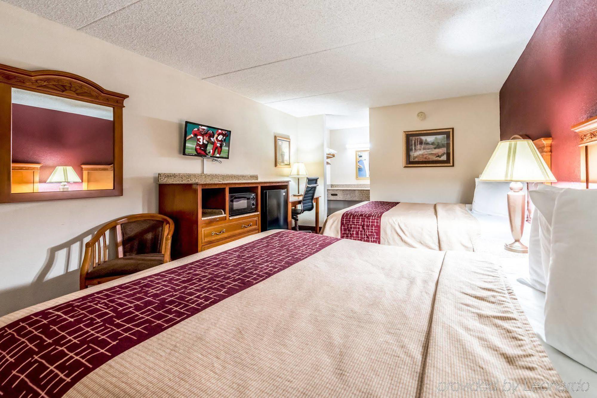 Red Roof Inn & Suites Pigeon Forge Parkway Exteriör bild