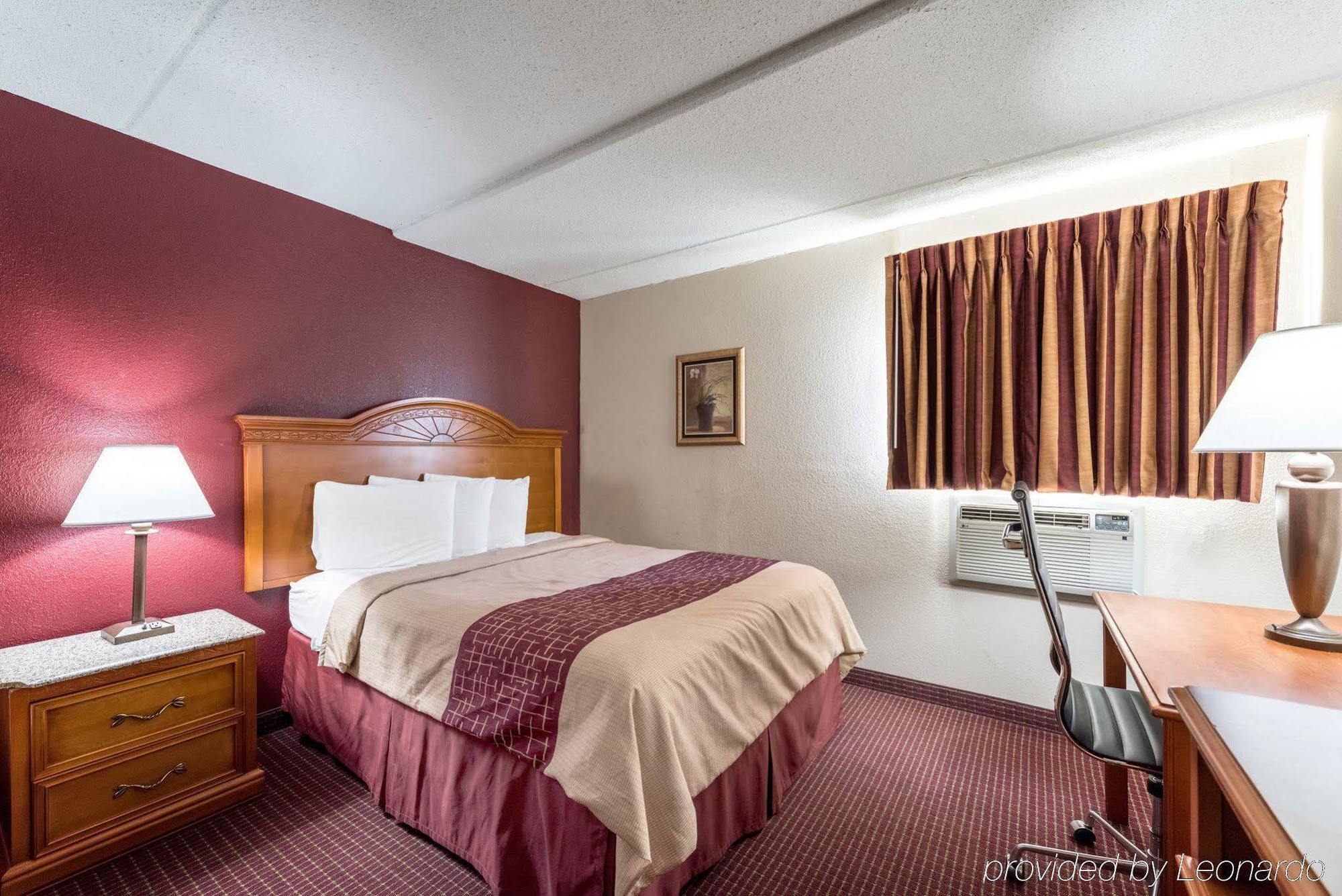 Red Roof Inn & Suites Pigeon Forge Parkway Exteriör bild