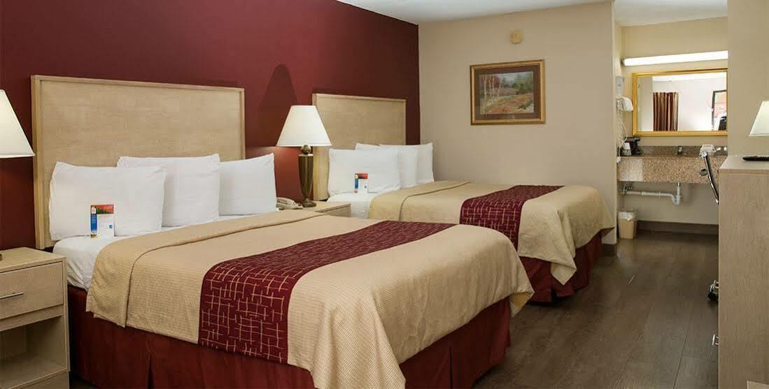 Red Roof Inn & Suites Pigeon Forge Parkway Exteriör bild