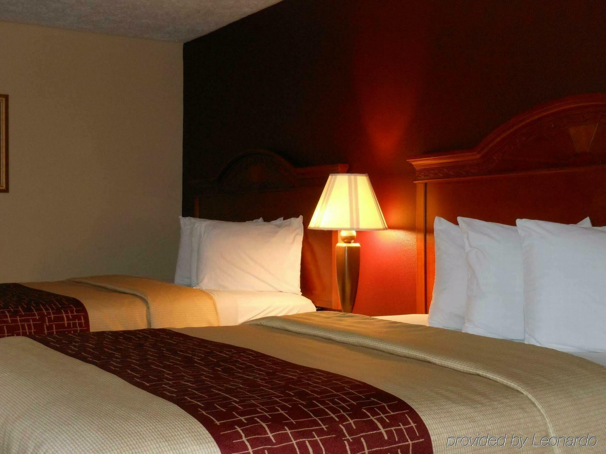 Red Roof Inn & Suites Pigeon Forge Parkway Exteriör bild