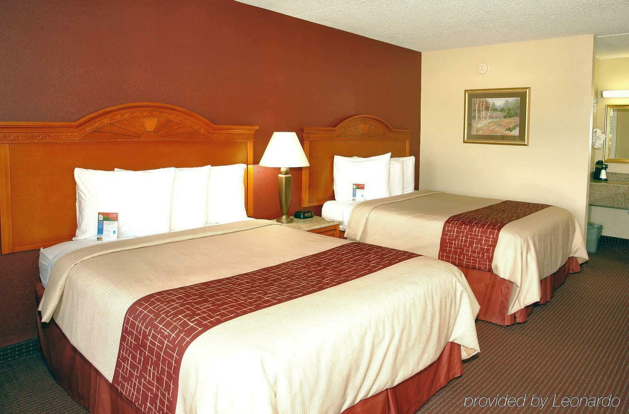 Red Roof Inn & Suites Pigeon Forge Parkway Exteriör bild