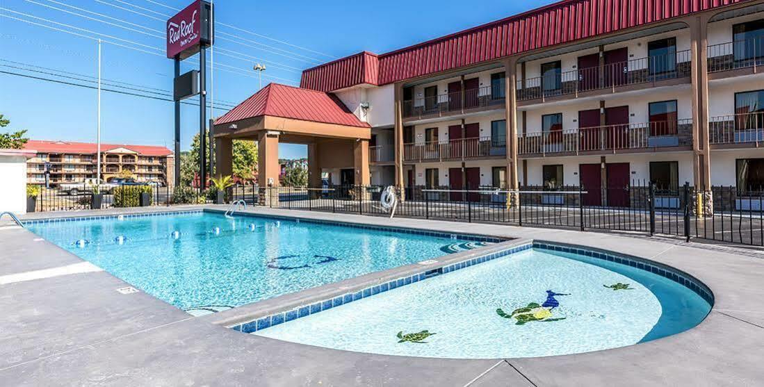 Red Roof Inn & Suites Pigeon Forge Parkway Exteriör bild